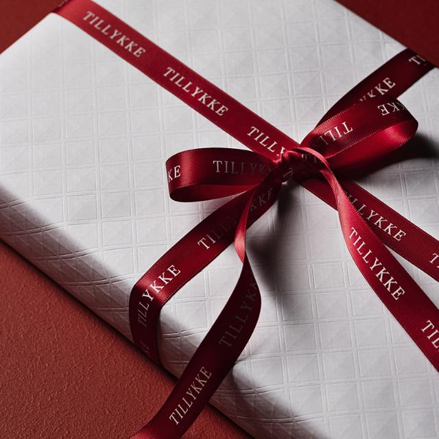 Silkebånd, Red, TILLYKKE