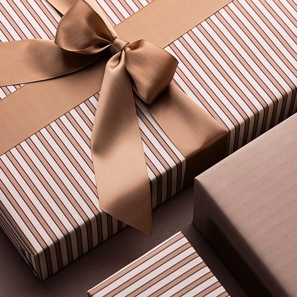 Presentpapper 3688 Pinstripe 55cm x 100m